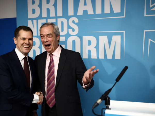 Clowns to the Left, Traitors to the Right